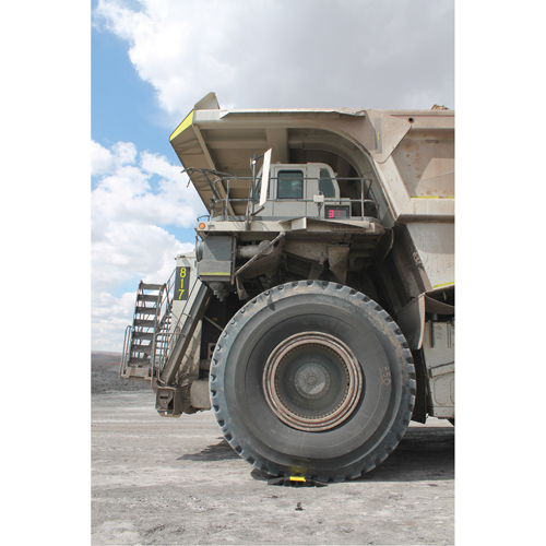 Protecteur de c&acirc;ble &agrave; traverse extr&ecirc;me Yellow Jacket, 2 canaux, 35,75" lo x 42,125" la x 5,125" h Seaboard Timber Mart