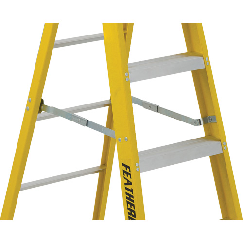 Industrial Heavy-Duty Stepladders (6900 Series), 4', Fibreglass, 300 lbs. Capacity, Type 1A Seaboard Timber Mart
