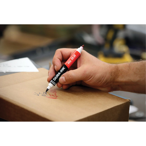 Marqueur &agrave; encre permanente et double couleur Markal Dura-Ink, Noir/Rouge, Pointe Ronde Seaboard Timber Mart