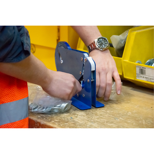 Machines robustes pour fermer les sacs Seaboard Timber Mart