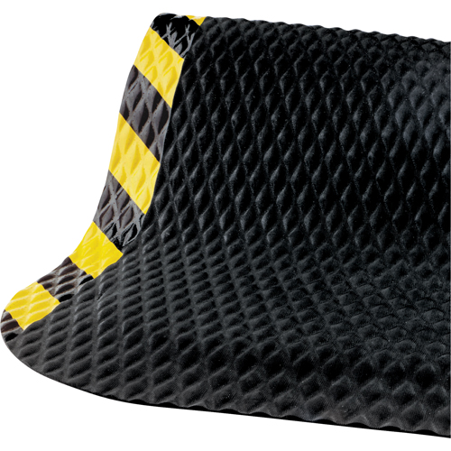 Hog Heaven No. 423 Mats, Diamond, 3-3/4' x 5-3/4' x 5/8", Black/Yellow, Nitrile Seaboard Timber Mart