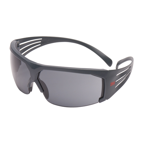 Lunettes de s&eacute;curit&eacute; s&eacute;rie 600 SecureFit, Lentille Gris, Antibu&eacute;e, ANSI Z87+/R&eacute;pond ou surpasse la norme CSA Z94.3 Seaboard Timber Mart
