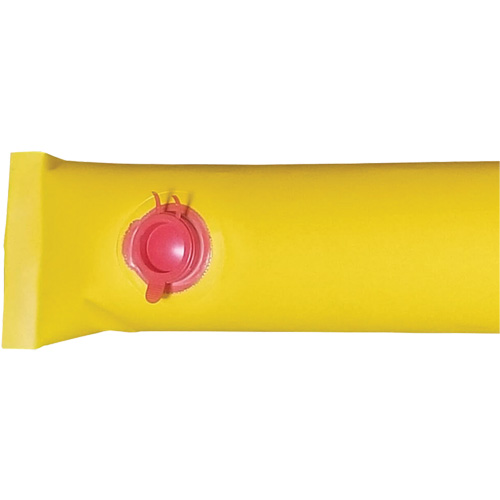 Barrage de d&eacute;rivation rempli d'eau Seaboard Timber Mart