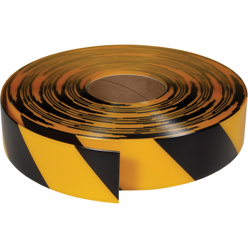 Ruban de marquage tr&egrave;s r&eacute;sistant pour plancher ArmorStripe, 2" x 100', PVC, Noir et jaune Seaboard Timber Mart