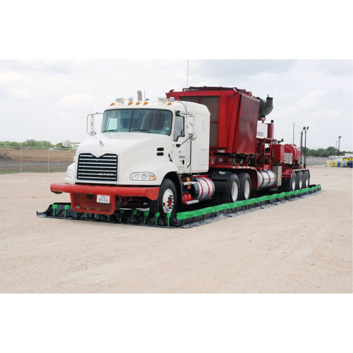 Ultimate Copolymer 2000 Ultra-Containment Berm&reg;, 3231 US gal. Capacity, 12' W x 36' L x 12" H, Hinge Bracket Seaboard Timber Mart