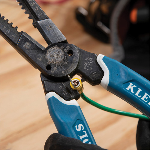 Klein-Kurve&reg; Heavy-Duty Wire Stripper, Cutter & Crimper Multi-Tool, 8-1/4" L, 8 - 20 AWG Seaboard Timber Mart