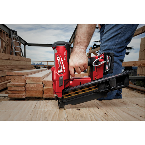 Ensemble de cloueuse de charpente &agrave; 21 degr&eacute;s M18 Fuel, 18 V, Lithium-ion Seaboard Timber Mart