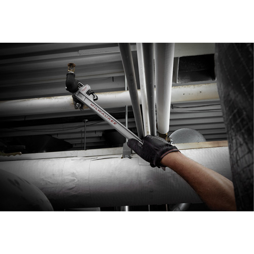 Cl&eacute; &agrave; tuyau avec manche Powerlength, Cap des m&acirc;choires 1-1/2", Longueur 10" Seaboard Timber Mart