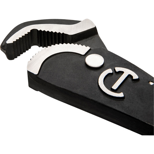 Cl&eacute; bimat&eacute;riau auto-ajustable pour tuyau, Cap des m&acirc;choires 1-1/2", Longueur 12", Fini Oxyde noir, Prise Coussin&eacute;e Seaboard Timber Mart