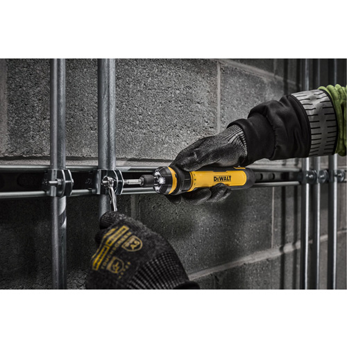 Jeu de tournevis sans fil de 14 morceaux avec commande FLEXDRIVE, 4 V, 44 lb-po/5 Nm couple max. Seaboard Timber Mart