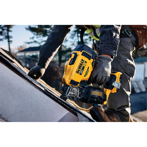 15° Cordless Coil Roofing Nailer Kit, 20 V, Lithium-Ion Seaboard Timber Mart