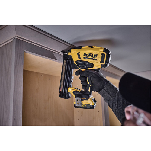 Cloueuse de finition sans fil cal 18 XR, 20 V, Lithium-ion Seaboard Timber Mart