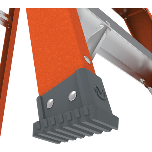 BuildMan&reg; Step Ladder, 4', Fibreglass, 300 lbs. Capacity, Type 1A Seaboard Timber Mart