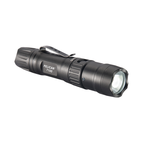 Lampe de poche tactique 7100, DEL, 695 lumens, Piles AA Seaboard Timber Mart