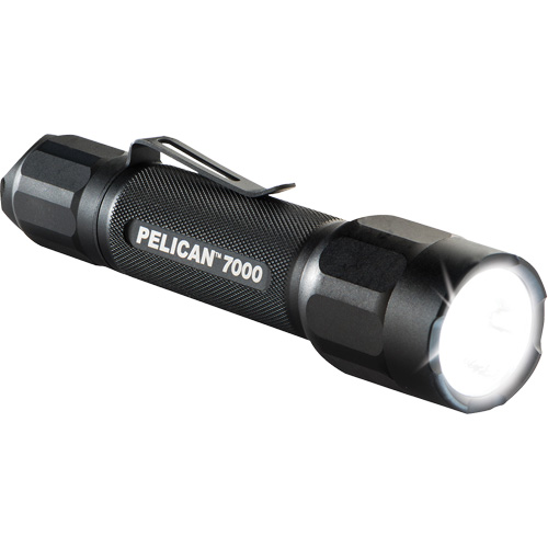 Lampe de poche tactique de s&eacute;rie 7000, DEL, 774 lumens, Piles CR123 Seaboard Timber Mart