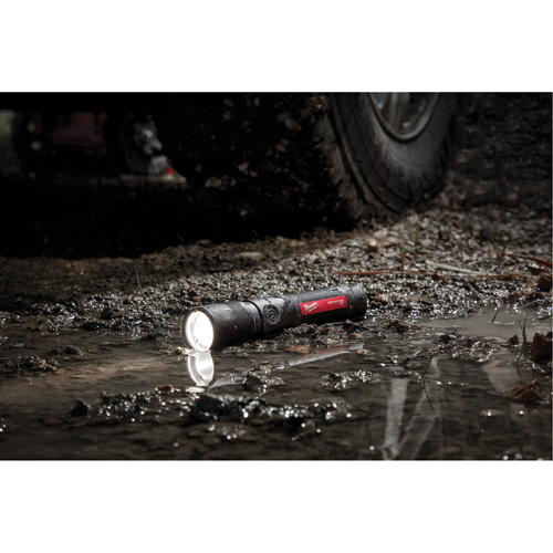 Lampe de poche 1100L &agrave; mise au point par torsion, DEL, 1100 lumens, Piles Rechargeable Seaboard Timber Mart