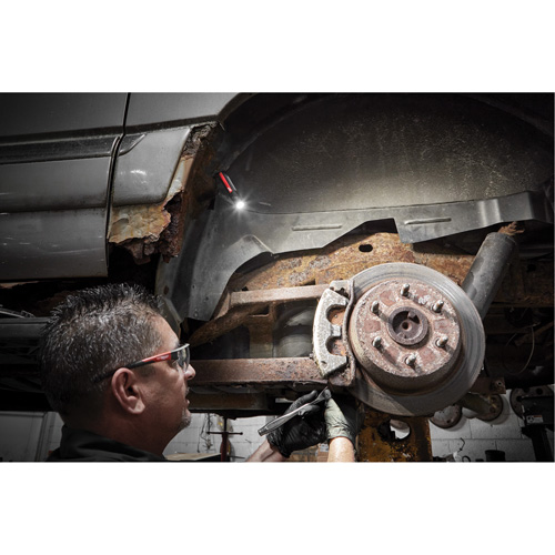 Lampe de poche de tous les jours avec aimant, DEL, 500 lumens, Piles Rechargeable Seaboard Timber Mart