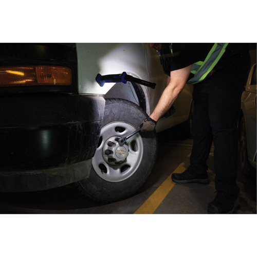 Baladeuse pliante/torsad&eacute;e, Magn&eacute;tique, Rechargeable, 350 lumens Seaboard Timber Mart