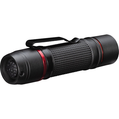 Lampe de poche &agrave; deux modes d'optique PX9, DEL, 750 lumens, Piles AAA Seaboard Timber Mart