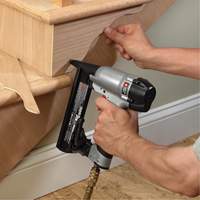 Ensemble d'agrafeuse &agrave; couronne &eacute;troite Seaboard Timber Mart