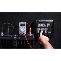 Chargeur de batterie embarqu&eacute; &agrave; 3 sorties de 15 amp&egrave;res Gen5X3 Genius Seaboard Timber Mart