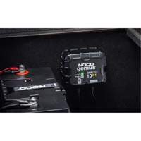 Chargeur de batterie embarqu&eacute; &agrave; 1 sortie de 10 amp&egrave;res GenPro10X1 Genius Seaboard Timber Mart