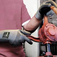 Gants r&eacute;sistants aux coupures 576, Taille 6/Petit, Calibre 13, Rev&ecirc;tement Mousse de nitrile, Enveloppe en PEHP, ANSI/ISEA 105 niveau 3/EN 388 niveau C Seaboard Timber Mart