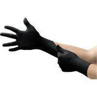 Gants Onyx, Petit, Nitrile, 3,5 mils, Sans poudre, Noir Seaboard Timber Mart
