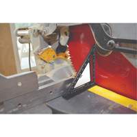 &eacute;querre de finition grav&eacute;e au laser Johnny Square&reg; de 4,5 po Seaboard Timber Mart